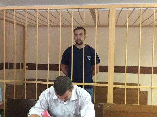 Фигурант дела об избиении заключенного в ярославской ИК-1 Иван Калашников отправлен под домашний арест