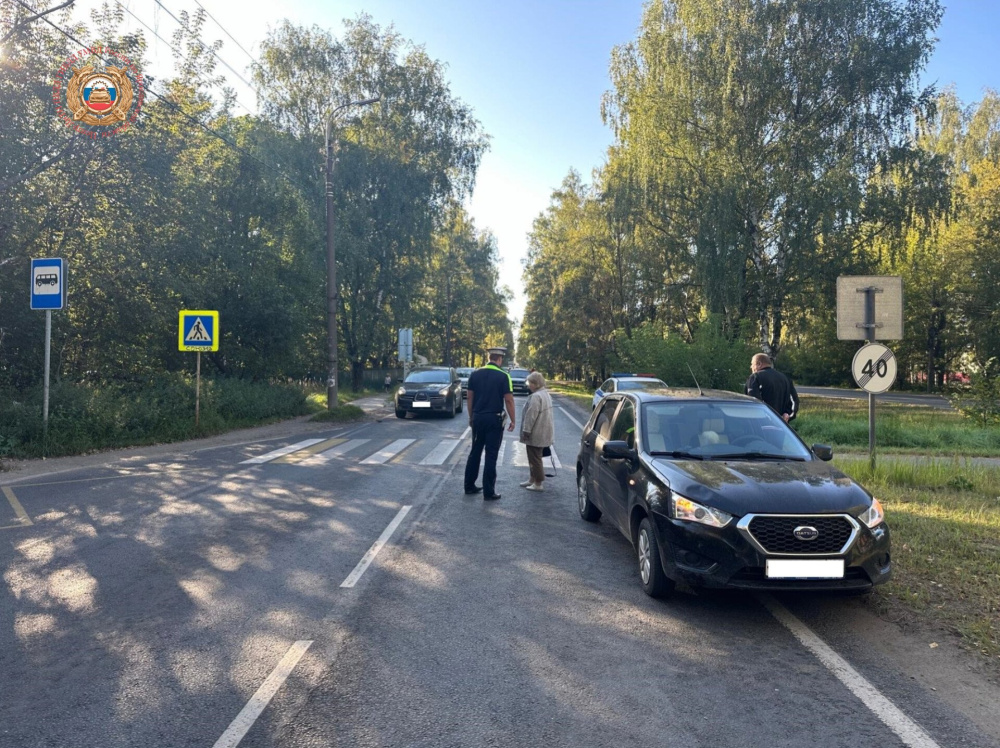 В Ярославле на улице Маяковского автомобиль сбил школьницу