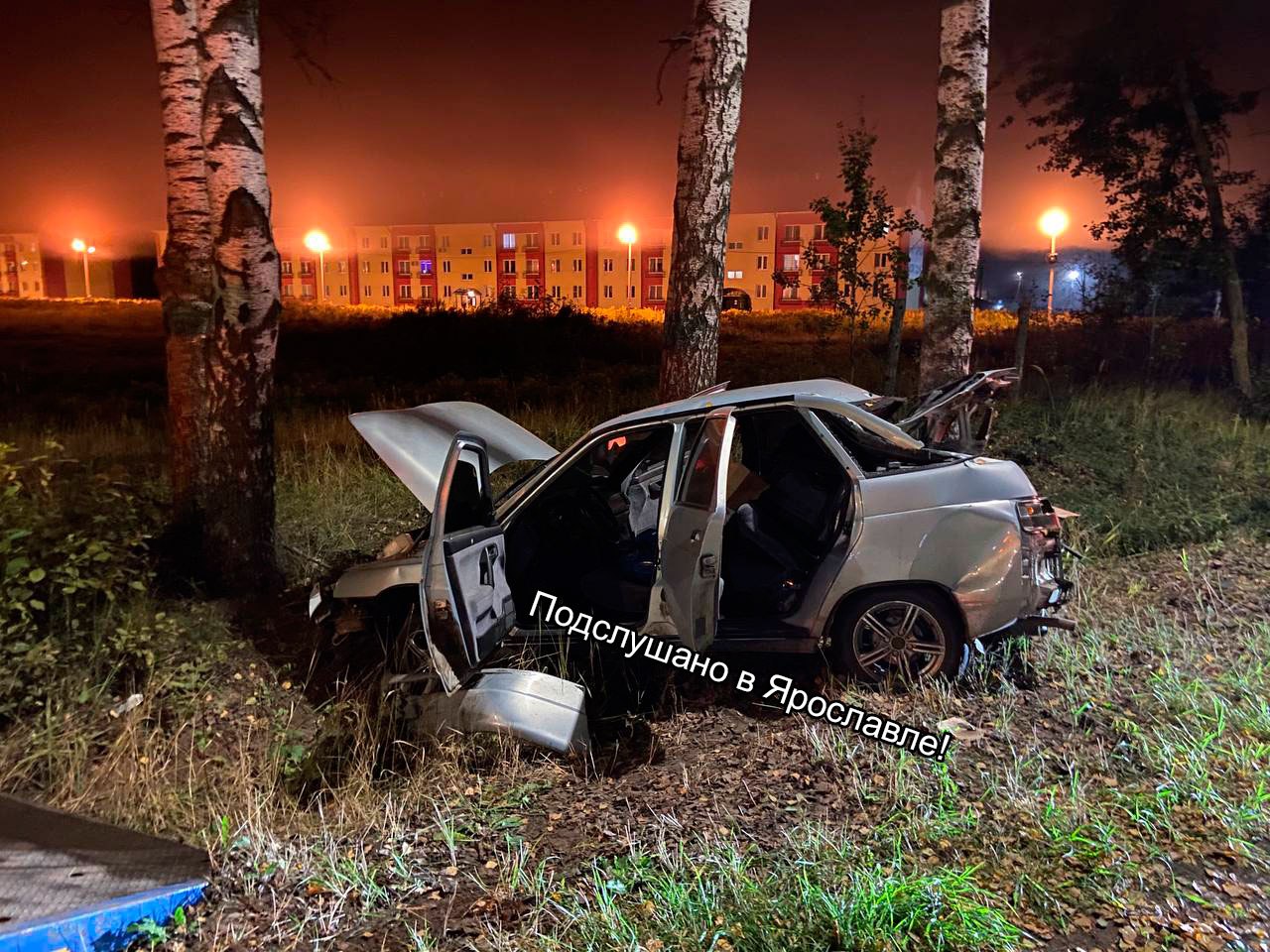 В Ярославском районе водитель врезался в дерево и оставил автомобиль |  13.09.23 | Яркуб