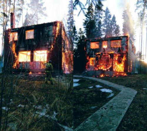 Огонь уничтожил гостевой домик на базе отдыха в Переславском районе