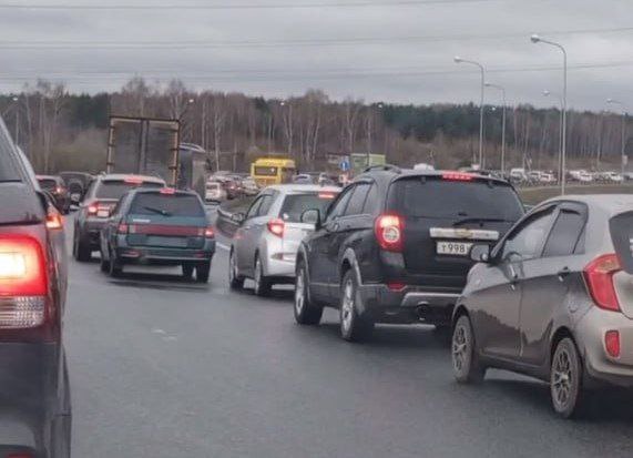 На картах дороги «бордовые»: Ярославль встал в огромные пробки