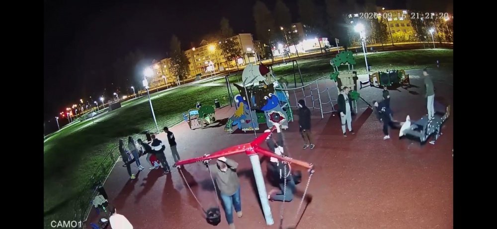«От нового парка скоро ничего не останется»: мэр Рыбинска опубликовал видео с подростками-вандалами