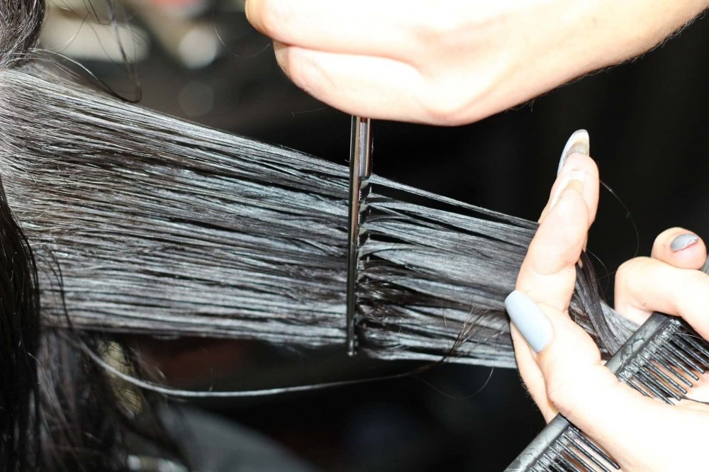 В Ярославле суд обязал парикмахера выплатить больше 130 тысяч рублей за испорченные волосы