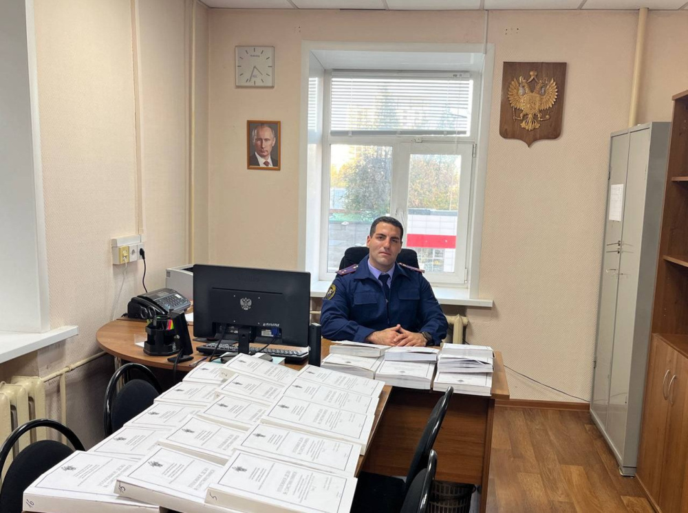 Разрешил торговать игрушками у дороги: в Ярославской области чиновника осудили за взятку