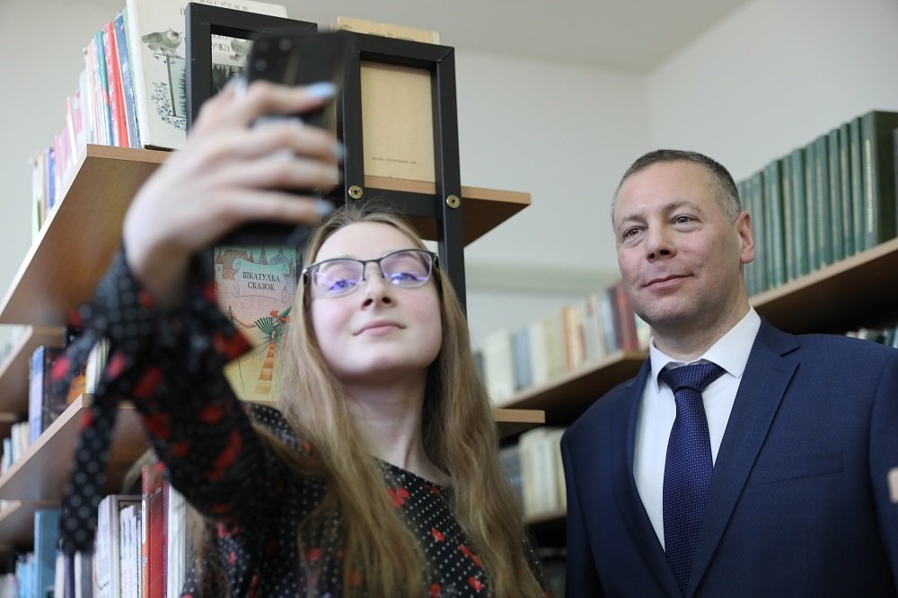 Ученики из Данилова показали врио губернатора Михаилу Евраеву проекты развития своей школы