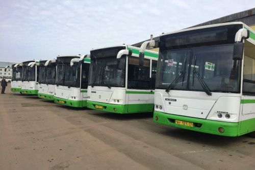 Восемь списанных автобусов привезли из Москвы в Ярославскую область