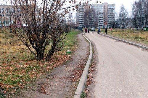 Опасная дорога в школу: активисты ОНФ рассказали, что до двух ярославских школ нельзя дойти без риска для жизни