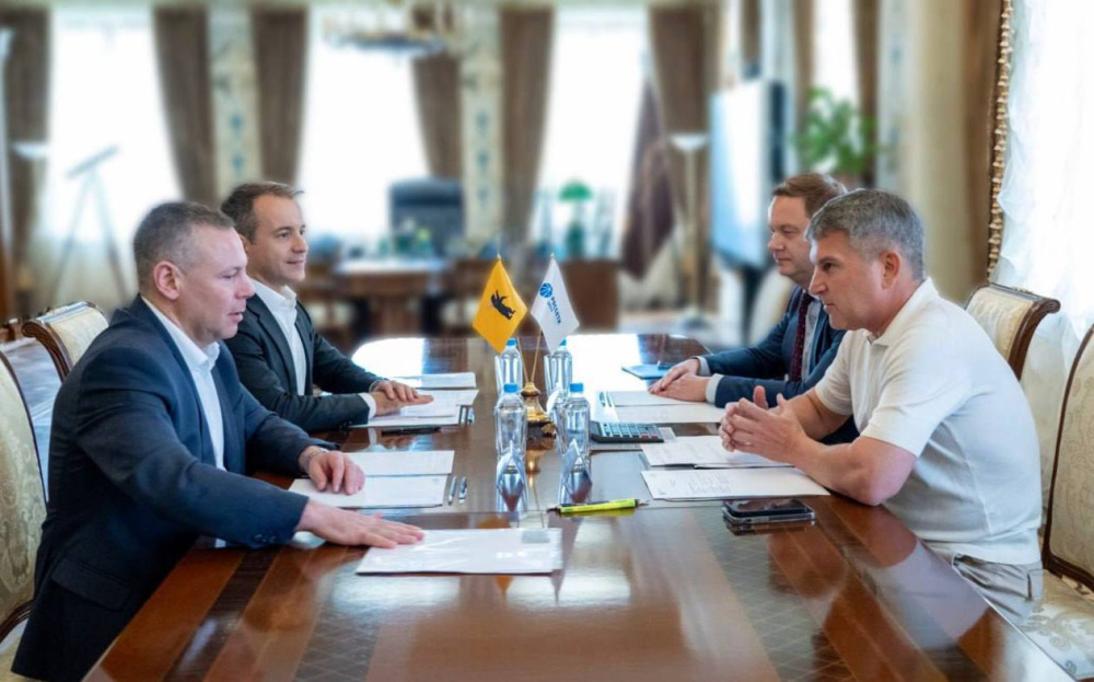 Губернатор Михаил Евраев обсудил с Игорем Маковским развитие электросетевого комплекса в Ярославской области