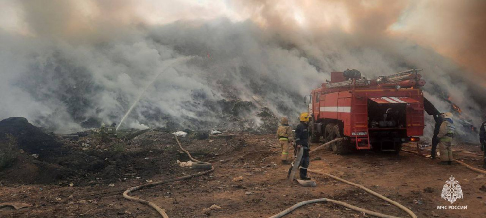 Пожар на полигоне под Ярославлем охватил площадь в тысячу квадратных метров