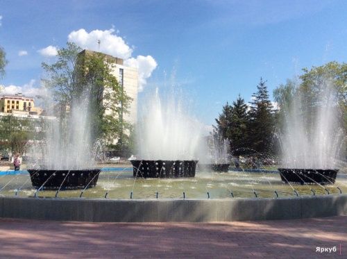 В Ярославле заканчивают благоустраивать парк Мира. Что там сейчас? Фоторепортаж