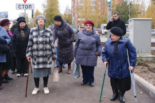 В Дзержинском районе Ярославля сделали пешеходный переход для инвалидов  