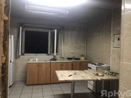 На кухне общежития в Ярославле произошел взрыв: фотографии с места происшествия
