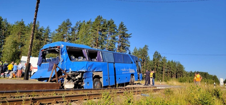 Водитель автобуса с ярославскими паломниками, выехавший на переезд на красный, получил 3,5 года колонии