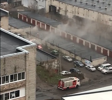 В Ярославле случился пожар в гаражном кооперативе