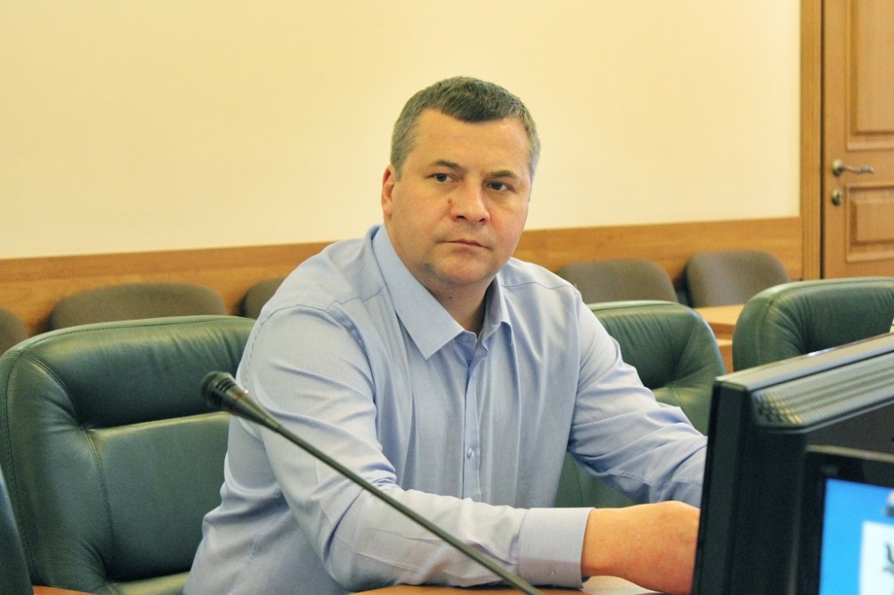 В Ярославле бывшего депутата будут судить за попытку дать крупную взятку