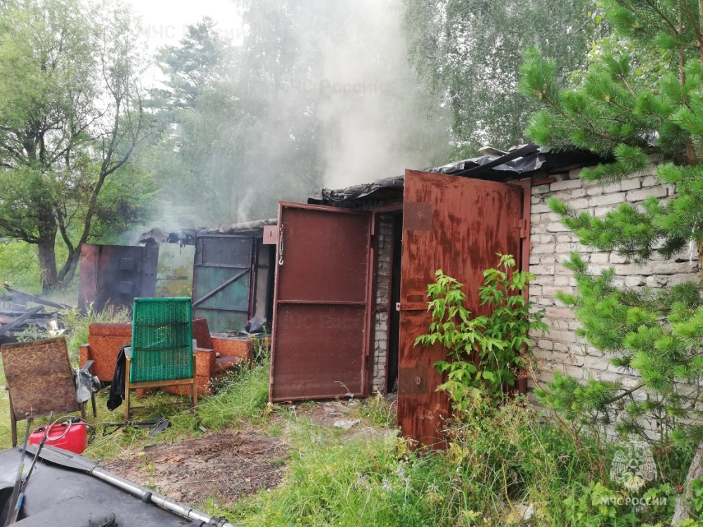 В Ярославле горели гаражи