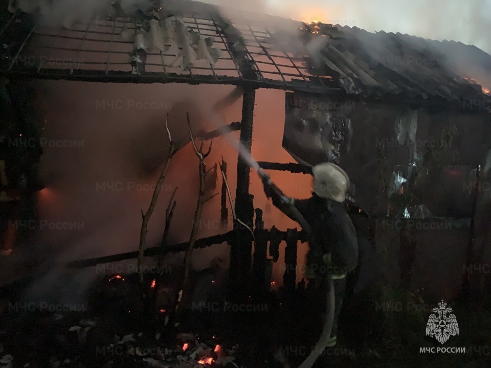 За сутки в Ярославской области сгорело несколько гаражей