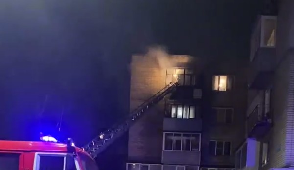 В Заволжском районе Ярославля горел балкон пятиэтажки