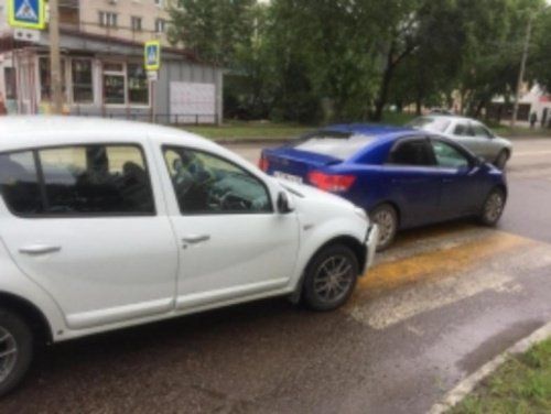 В Ярославле столкнулись три иномарки 