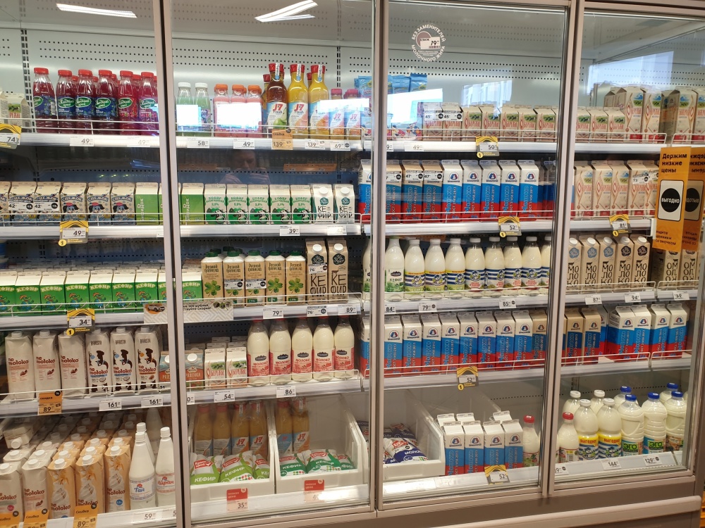«Импортные производители упаковки ушли»: с прилавков ярославских магазинов пропадает молоко