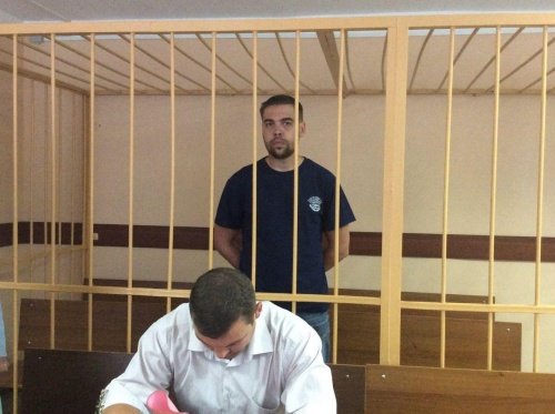 Обвиняемому в пытках заключенного ярославской колонии Ивану Калашникову продлили домашний арест