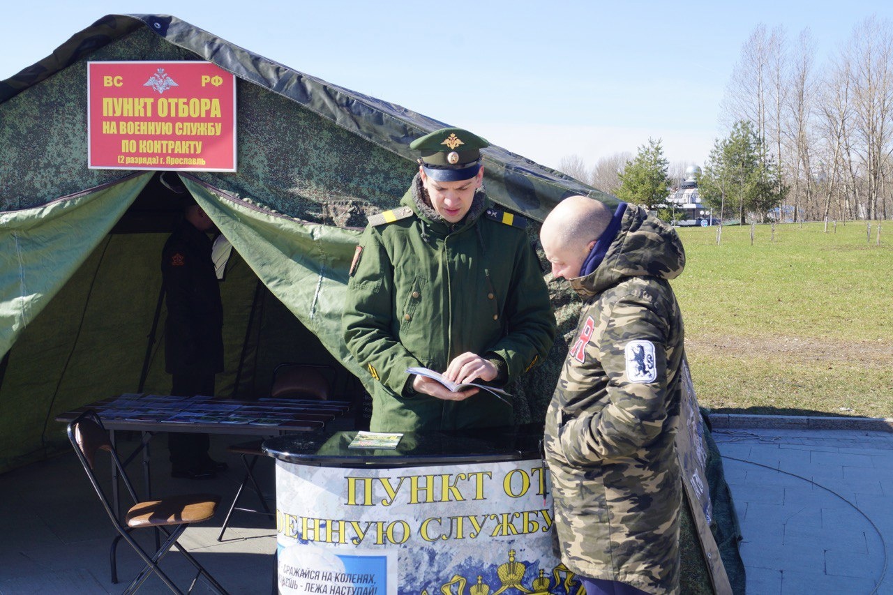 Служба по контракту в 45 полку