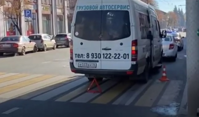 В центре Ярославля маршрутка сбила ребенка