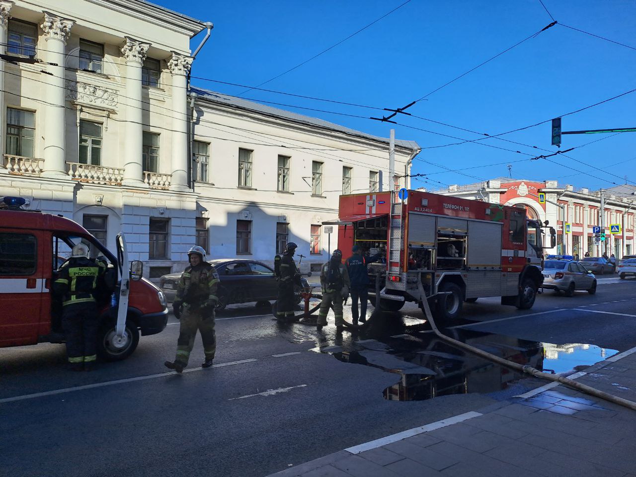 В центре Ярославля из-за пожара эвакуировали офисы и известный ресторан |  22.05.24 | Яркуб