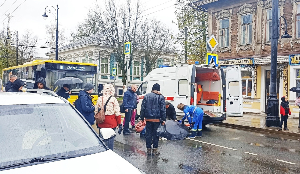В центре Рыбинска насмерть сбили женщину