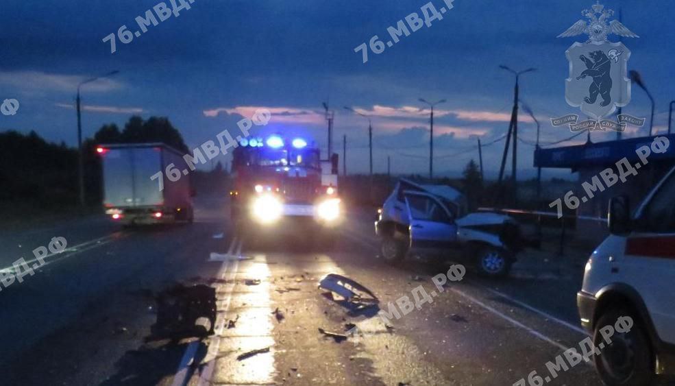 В Ярославской области в ДТП с грузовиком погиб водитель легкового автомобиля