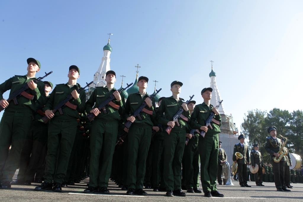 Высшее 11. Ярославль военное училище парад. Военное училище Ярославль Сафариен. Ярославское военное училище противовоздушной обороны воинская часть. Ярославское военное училище ВКС.