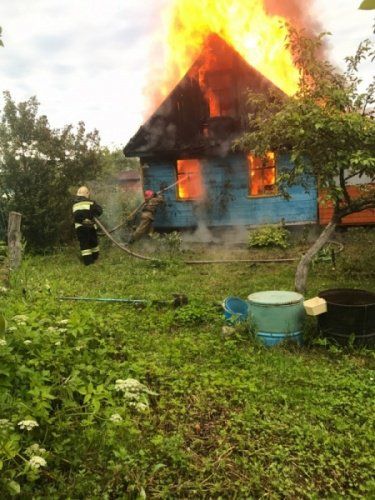 В Ярославле сгорела хозяйственная постройка 