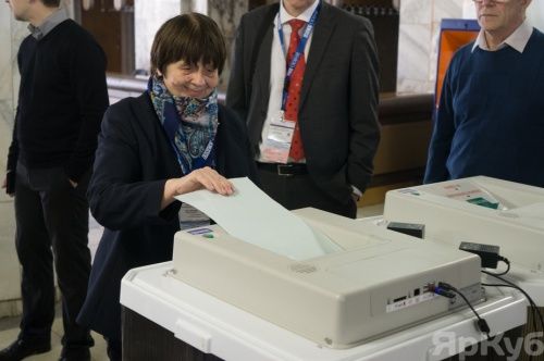 Председатель Яроблизбиркома Олег Захаров отверг необходимость ручного пересчета голосов на участках с КОИБами