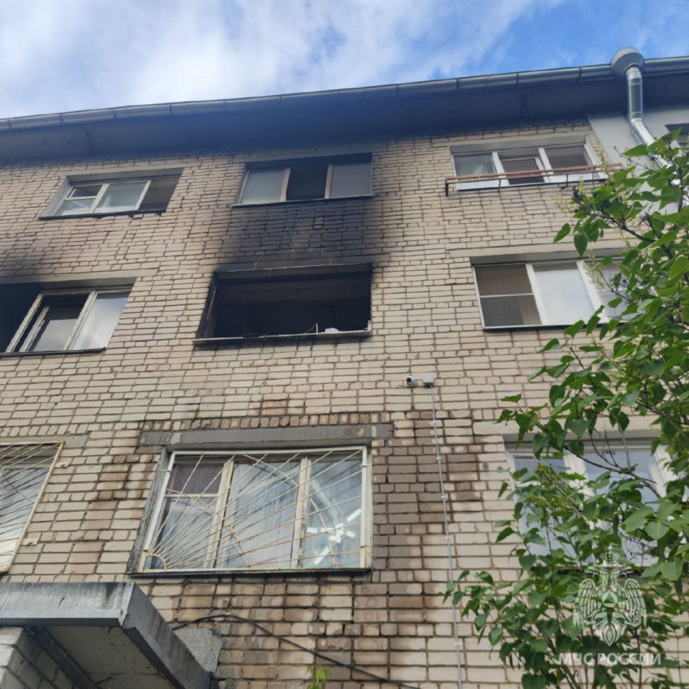 В Ярославле эвакуировали людей из горящего общежития