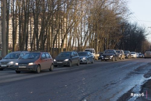 «Потому что так удобнее»: власти Ярославля ждут крупного подрядчика на ремонт дорог по программе БКД