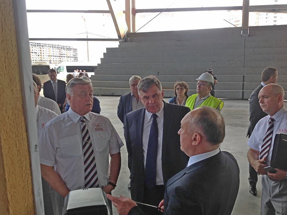 Губернатор проверил ход строительства нового спорткомплекса «Локомотива»