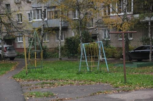 В Ярославле проверяют детские городки 