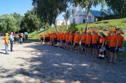 В Ярославле на Тверицком пляже прошли соревнования спасателей Центра гражданской защиты
