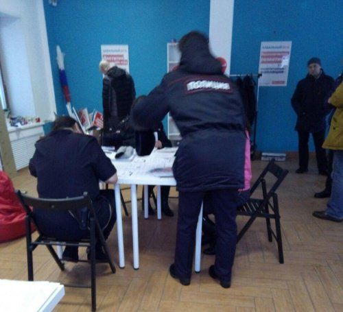 Полиция пришла в ярославский штаб Навального изъять листовки