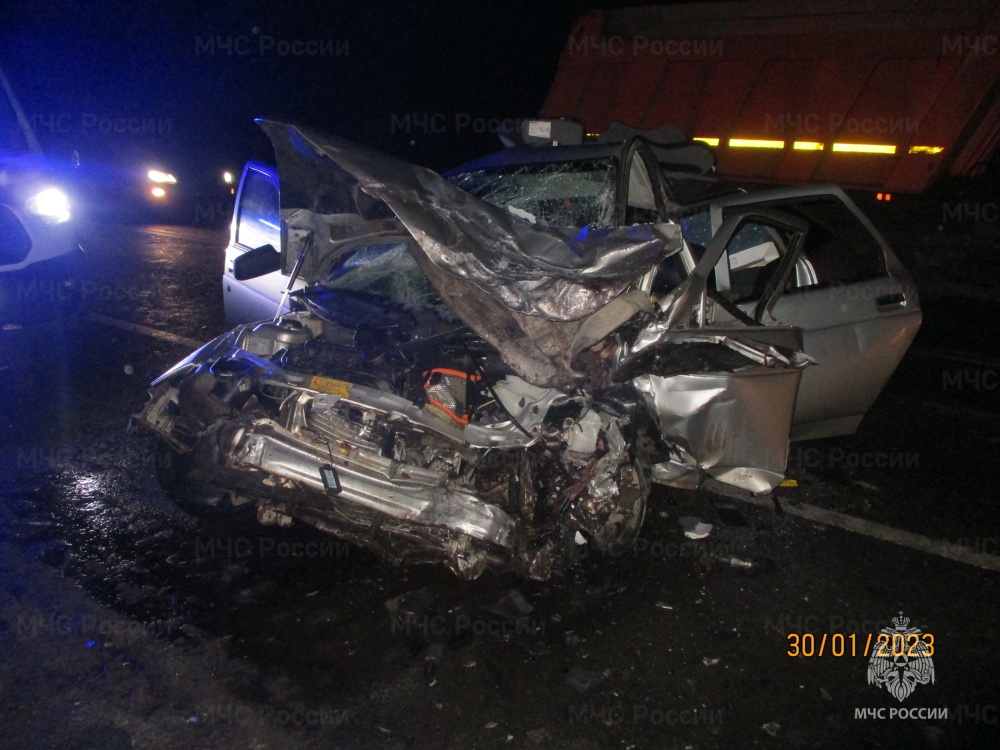 В Ярославской области в столкновении двух легковушек пострадали водители