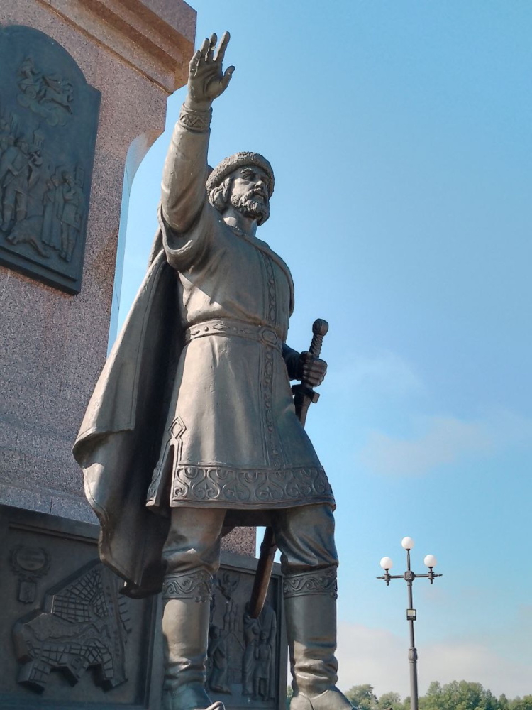 В Ярославле восстановили памятник основателю города