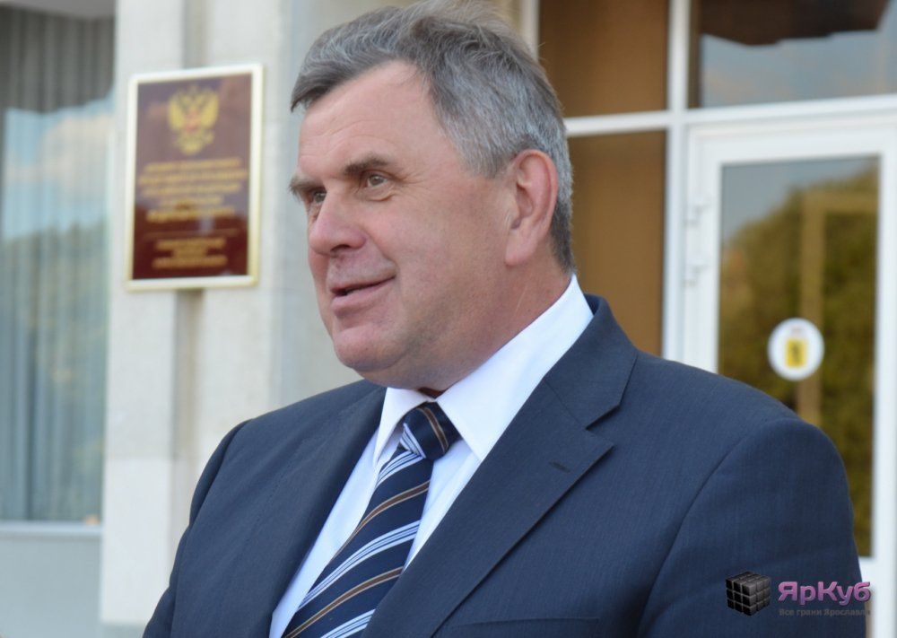  Губернатор Сергей Ястребов сократил себе зарплату на 10%