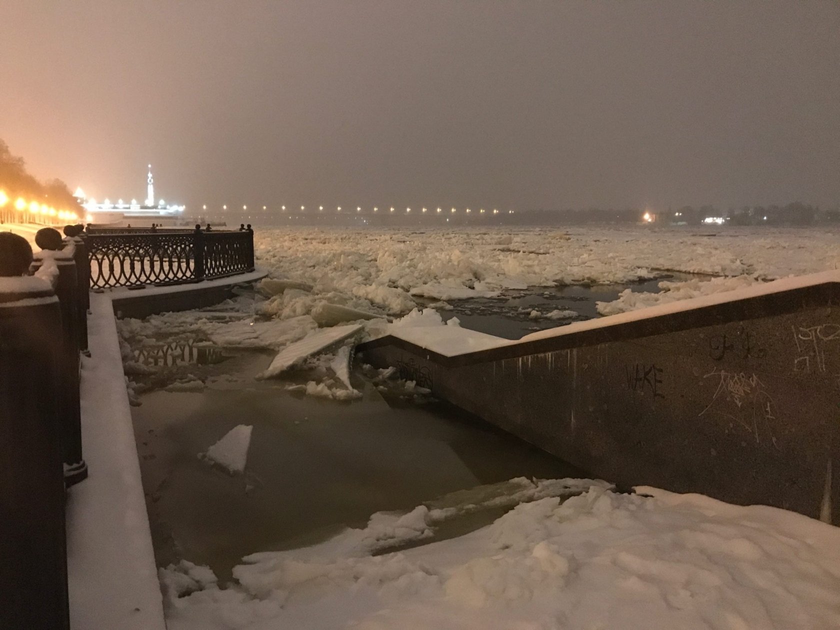 Почему поднимается вода в волге