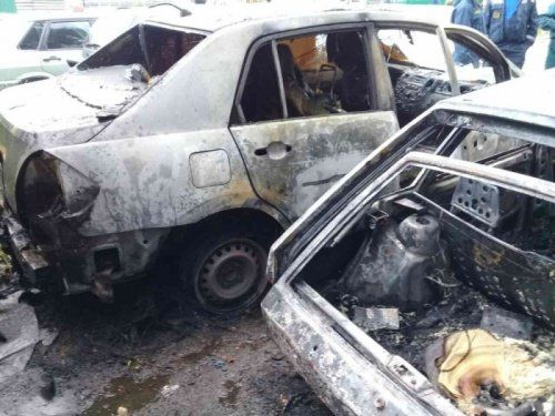 В Ярославле на проспекте Ленина сгорели два легковых автомобиля 