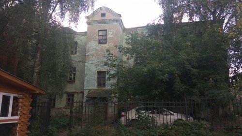 В центре Ярославля сгорел расселенный дом 19 века
