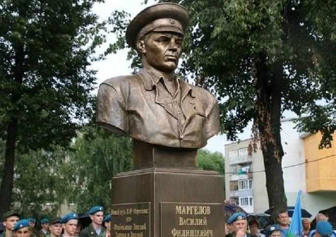 Памятник Герою Советского Союза открылся в Ярославле