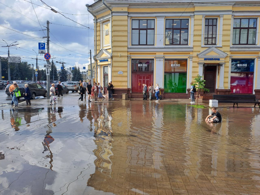 Мэр Ярославля согласился, что в городе нужно что-то делать с ливнёвками