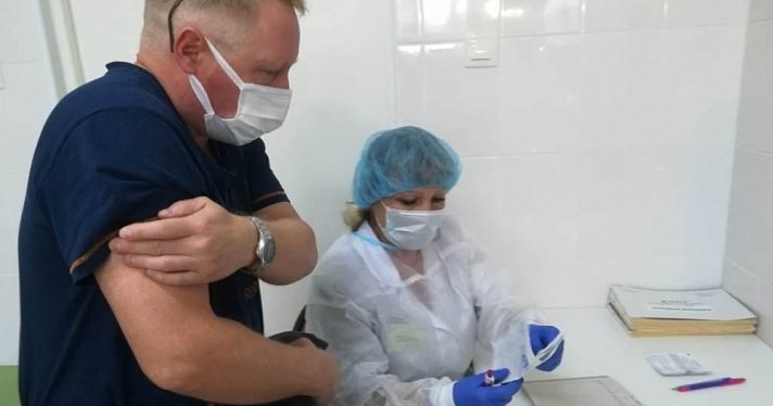 В Ярославле прошел второй этап вакцинации добровольцев от COVID-19