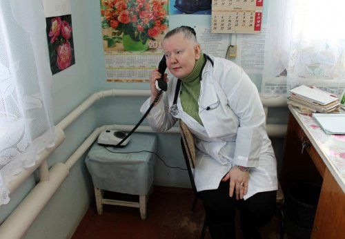 В Ростовском районе сельский фельдшер работает без телефона 
