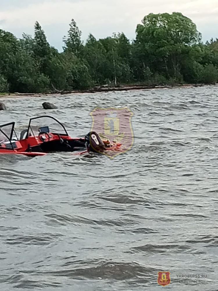 «Не справились с управлением плавсредством»: в Ярославской области затонула моторная лодка отдыхающих